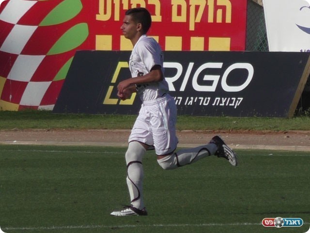 במעט שער בהופעת הבכורה. סרלקר (שקד מורג)